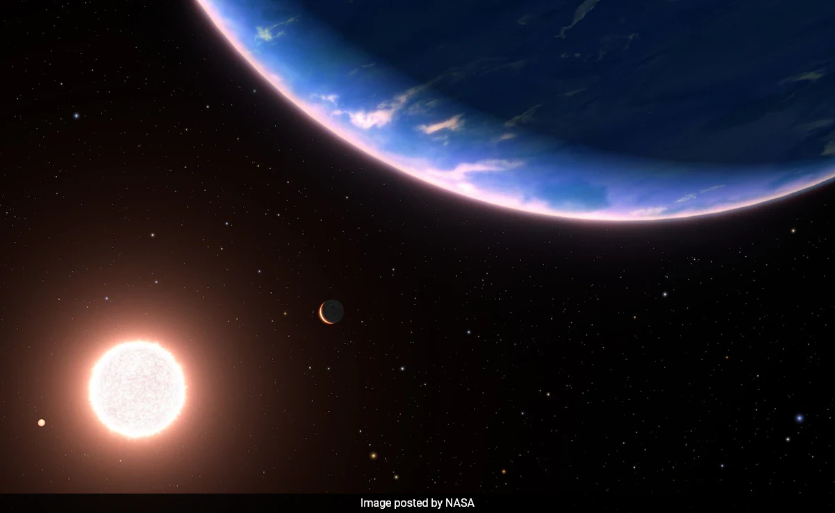 NASAs Hubble Telescope Finds Water Vapor in the Atmosphere of a Small Exoplanet