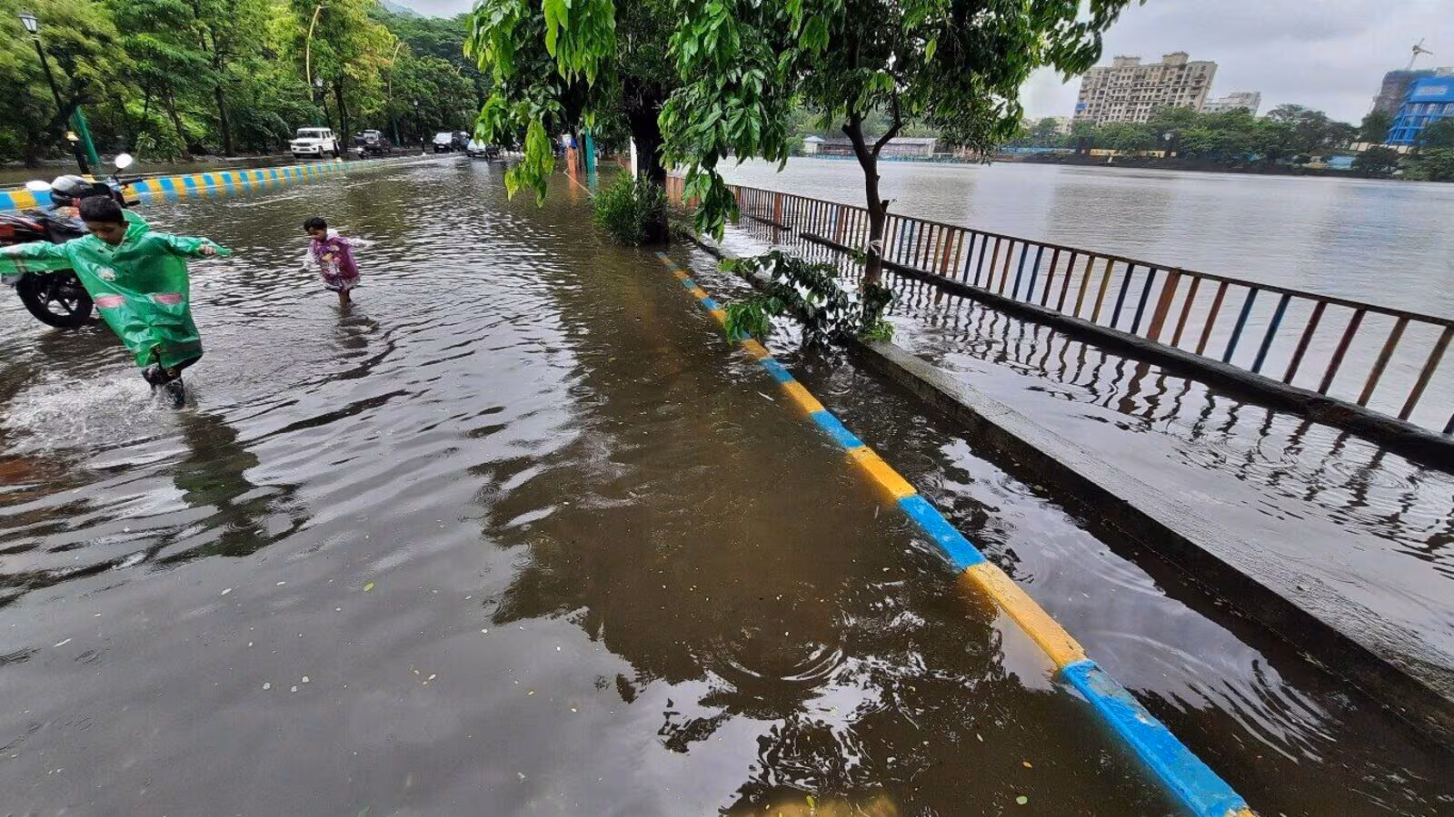 Mumbai is on rain alert, and schools in Palghar are closed today | Weather updates