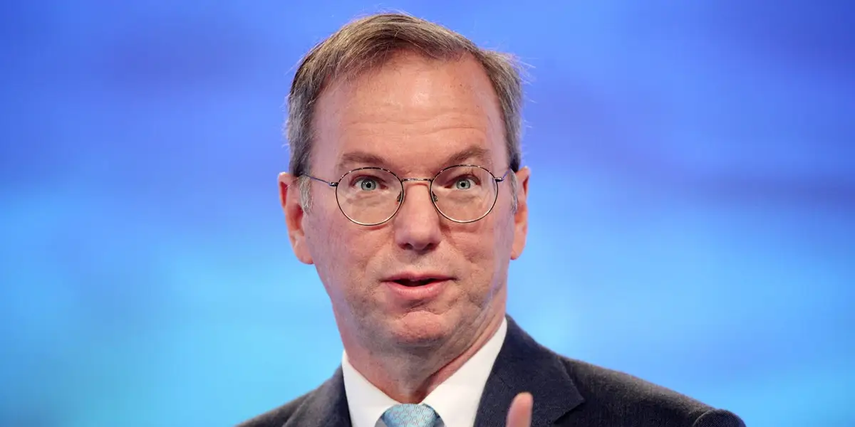 Eric Schmidt, the former CEO of Google, cautions US tech employees: Competing with China may require sacrificing work-life balance.