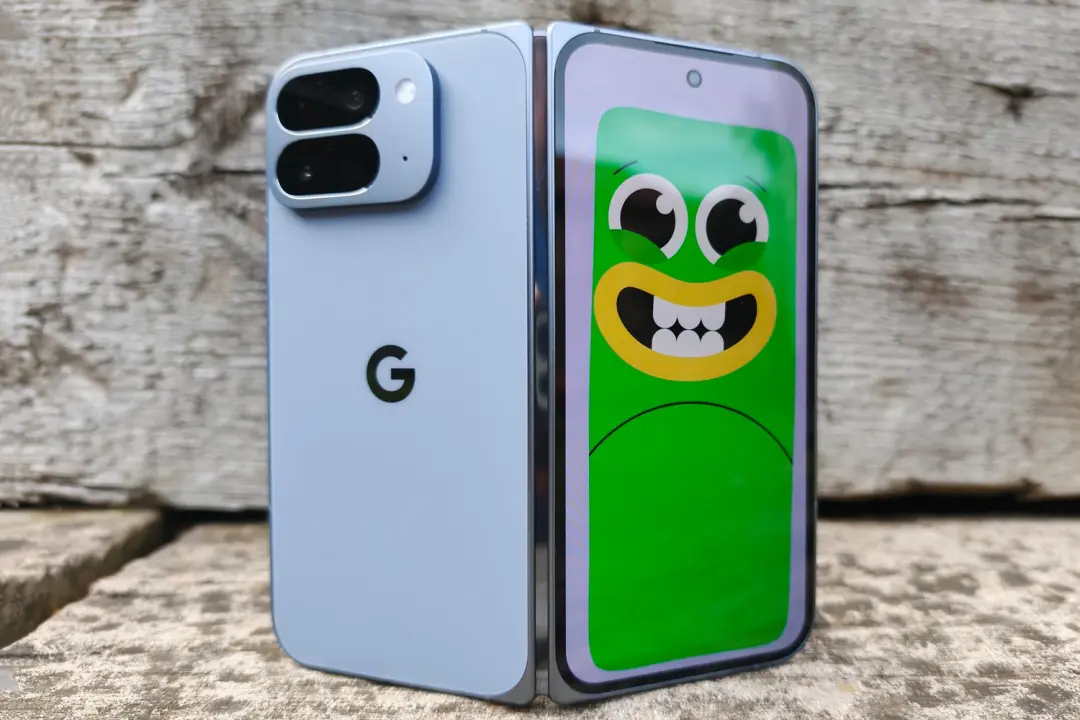 I gave the Google Pixel 10 Pro Fold a try… I am now convinced that I don’t need multiple devices